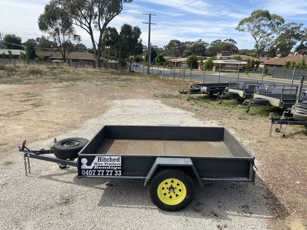 Trailer 4. Medium Box